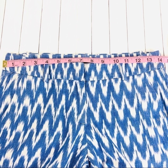 J. Crew Womens Blue & White Shorts Ikat Print Zig Zag 4" Inseam Pockets Size 0 - Picture 7 of 9